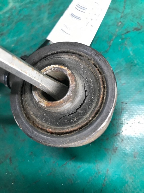 Амортизатор передний правый GX470 02-09 2009 Внедорожник 4.7 2UZFE Амортизатор передний правый GX470 02-09 2009 Внедорожник 4.7 2UZFE