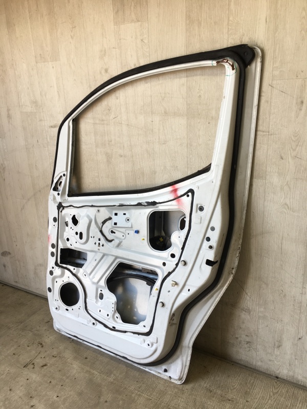 Дверь передняя правая NV200 USA 13- 2017 M20X 2.0 MR20DE