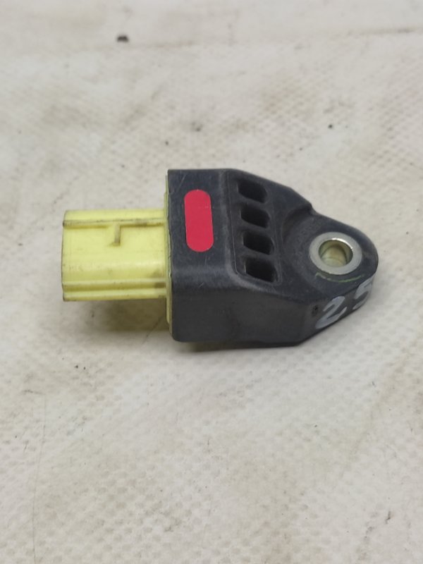 Датчик удара задний правый LEXUS RX350/450 09-15 89831-0T030 Б/У