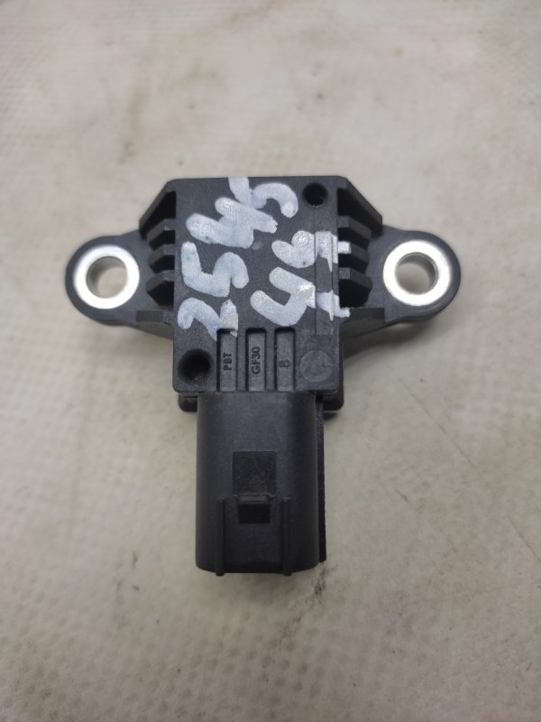 Запчасть датчик удара передний левый MAZDA CX-5 (KE) 11-17 2013 Внедорожник 2.0 KD35-57-KC0 Б/У Датчик удара передний левый MAZDA CX-5 (KE) 11-17 2013 Внедорожник 2.0 KD35-57-KC0 Б/У