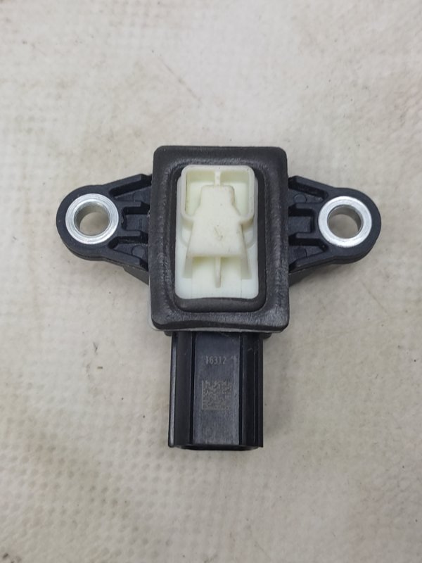 Датчик удара передний левый CX-5 (KE) 11-17 2013 Внедорожник 2.0 Датчик удара передний левый CX-5 (KE) 11-17 2013 Внедорожник 2.0