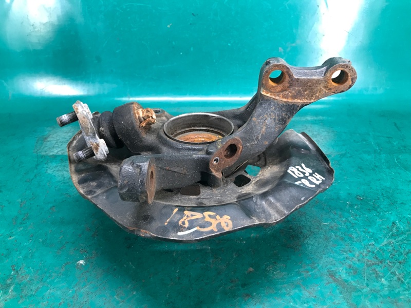 Кулак поворотный правый SOLARA 03-09 2006 Кабриолет 3.3 3MZ-FE