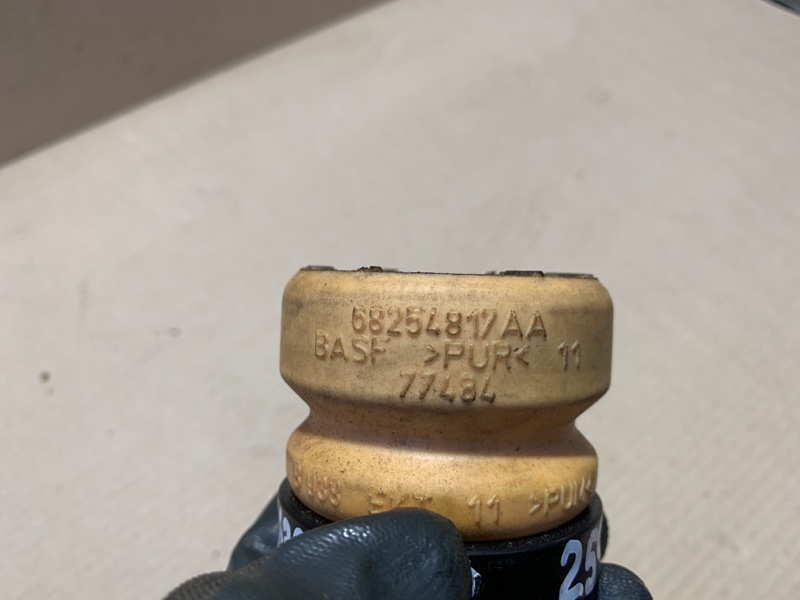 Отбойник амортизатора задний COMPASS 17-21 2019 MP 2.4 EDD Отбойник амортизатора задний COMPASS 17-21 2019 MP 2.4 EDD