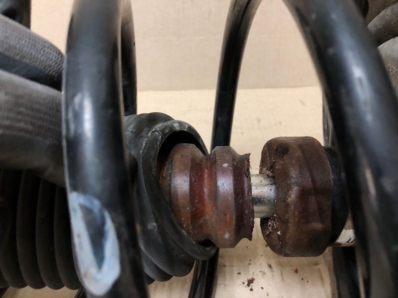 Амортизатор передний левый TOYOTA SOLARA 03-09 ACV30L Кабриолет 3.3 3MZ-FE Амортизатор передний левый TOYOTA SOLARA 03-09 ACV30L Кабриолет 3.3 3MZ-FE