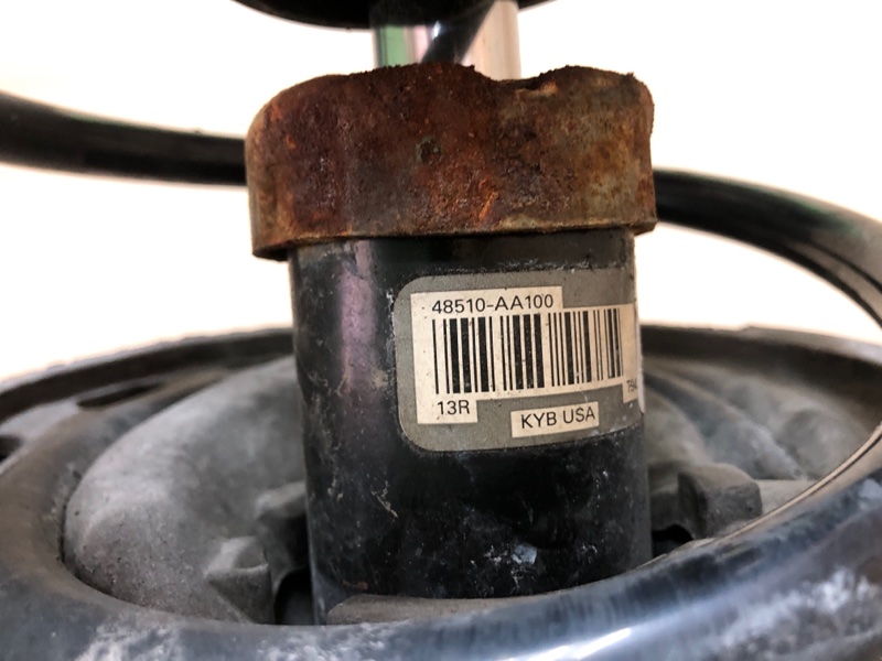 Амортизатор передний правый SOLARA 03-09 2006 ACV30L Кабриолет 3.3 3MZ-FE