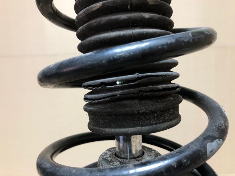 Амортизатор задний левый SOLARA 03-09 2006 ACV30L Кабриолет 3.3 3MZ-FE Амортизатор задний левый SOLARA 03-09 2006 ACV30L Кабриолет 3.3 3MZ-FE