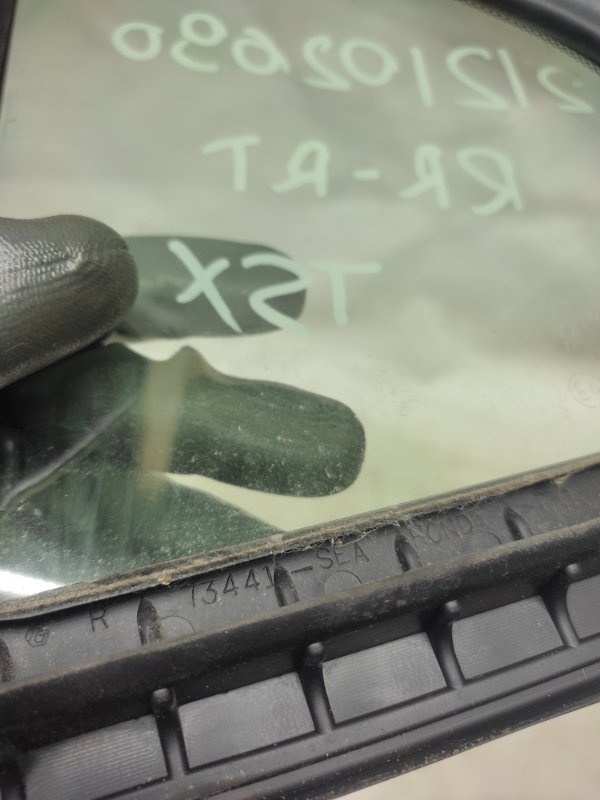 Стекло двери глухое заднее правое HONDA ACCORD CL7 / TSX 03-08 Седан 2.4 Стекло двери глухое заднее правое HONDA ACCORD CL7 / TSX 03-08 Седан 2.4