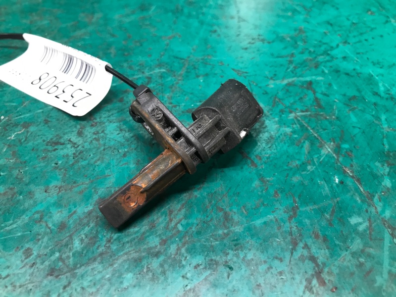 Датчик ABS передний правый VOLKSWAGEN PASSAT B8 14- 2018 Седан 2.0 DDSA WHT 003 856 Б/У