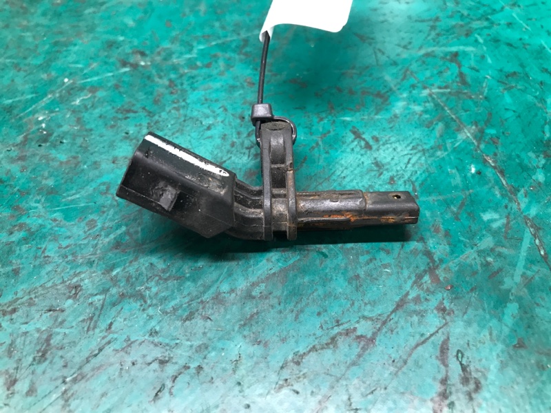 Датчик ABS передний правый VOLKSWAGEN PASSAT B8 14- Седан 2.0 DDSA