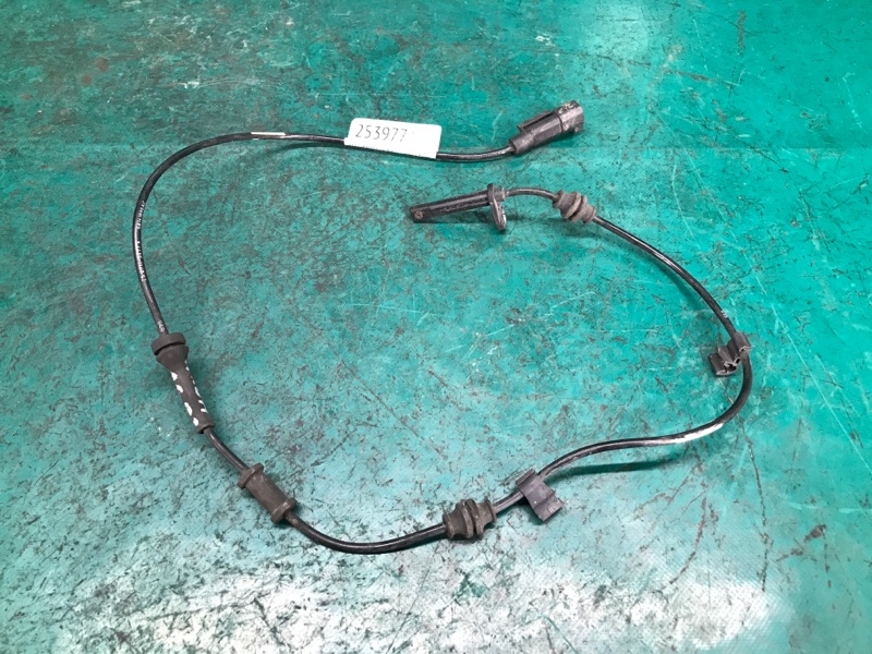 Датчик ABS задний левый JEEP CHEROKEE 14- 2017 Внедорожник 2.4 68141898AC Б/У