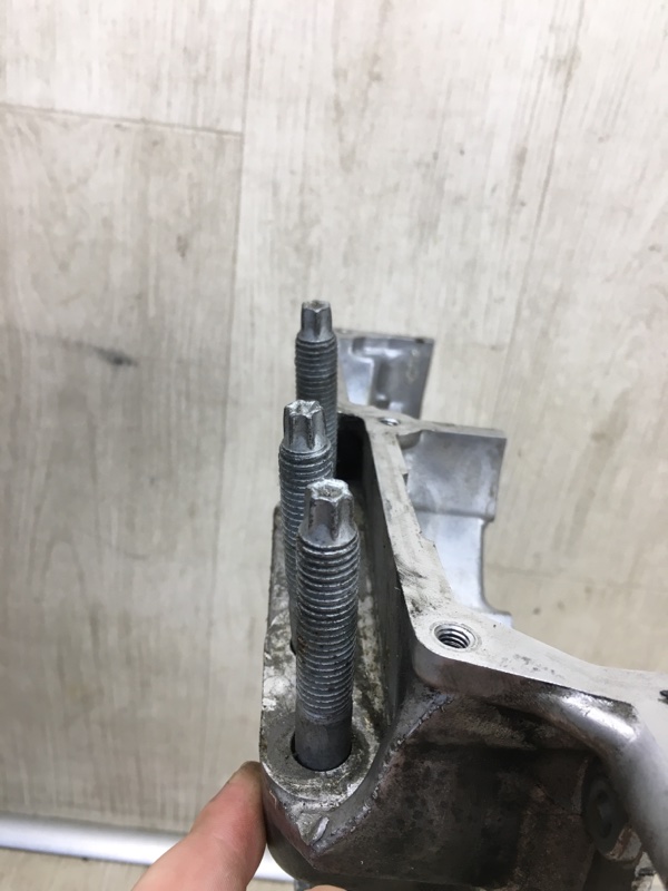 Крышка ГРМ ESCAPE 12-19 2014 TM2 2.0 HDTX Крышка ГРМ ESCAPE 12-19 2014 TM2 2.0 HDTX