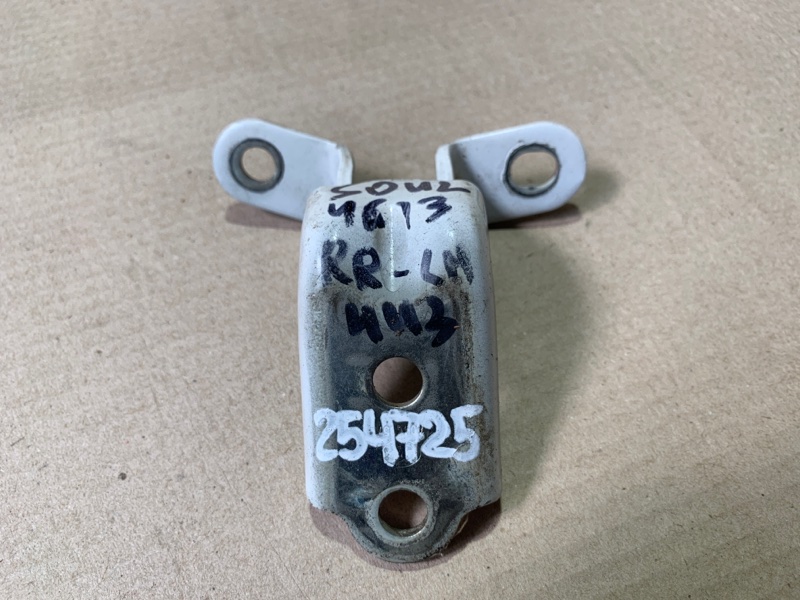 Запчасть петля двери нижняя задняя левая KIA SOUL PS 13-19 2013 PS 2.0 G4NC 79310-3K000 Б/У Петля двери нижняя задняя левая KIA SOUL PS 13-19 2013 PS 2.0 G4NC 79310-3K000 Б/У