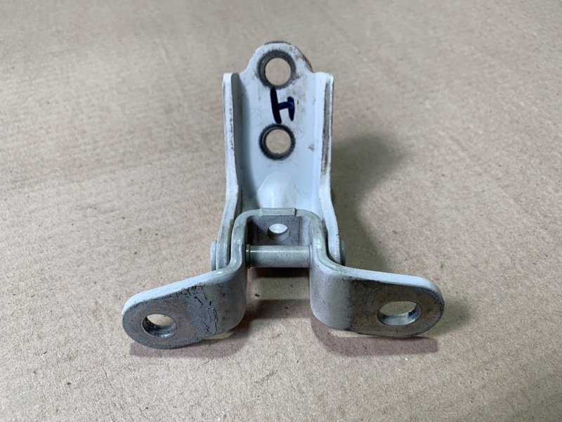 Петля двери нижняя задняя левая SOUL PS 13-19 2013 PS 2.0 G4NC Петля двери нижняя задняя левая SOUL PS 13-19 2013 PS 2.0 G4NC