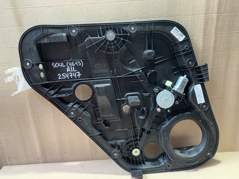 Запчасть стеклоподъемник задний левый KIA SOUL PS 13-19 2013 PS 2.0 G4NC 83471-B2000 Б/У Стеклоподъемник задний левый KIA SOUL PS 13-19 2013 PS 2.0 G4NC 83471-B2000 Б/У