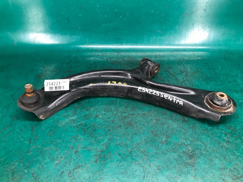 Рычаг передней подвески нижний левый SENTRA B17 12-21 2015 Седан 1.8 MRA8DE Рычаг передней подвески нижний левый SENTRA B17 12-21 2015 Седан 1.8 MRA8DE