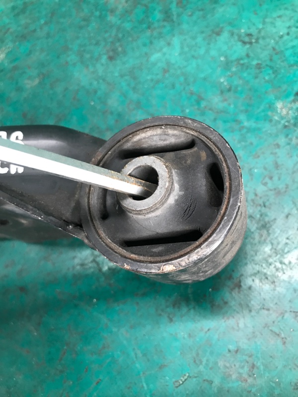 Кронштейн редуктора TRIBECA B10 07-13 2008 Внедорожник 3.6 EZ36