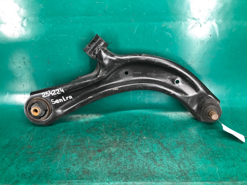 Рычаг передней подвески нижний правый NISSAN SENTRA B17 12-21 2015 Седан 1.8 MRA8DE 54500-9AM1A Б/У