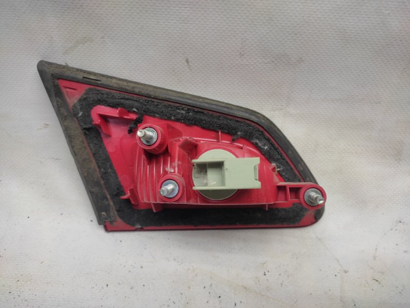 Фонарь внутренний задний правый INFINITI G25/G35/G37/Q40 06-14