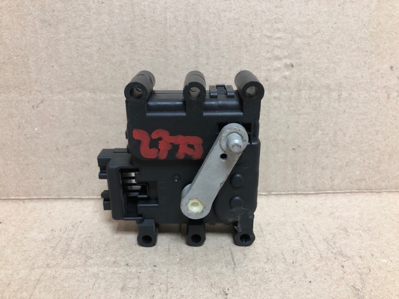Моторчик заслонки печки MAZDA CX-7 06-12 2009 Внедорожник 2.5 L5 GJ6A-61-B60 Б/У