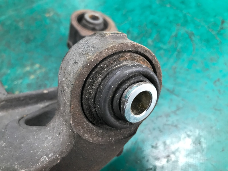 Цапфа задняя левая TRIBECA B10 07-13 2008 Внедорожник 3.6 EZ36