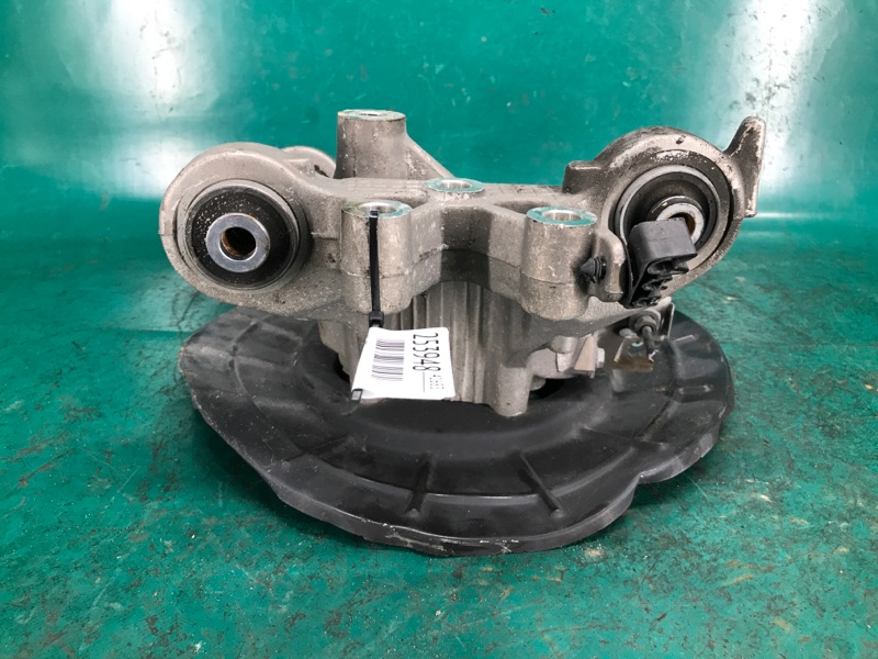 Цапфа левая CHEROKEE 14- 2017 Внедорожник 2.4 Цапфа левая CHEROKEE 14- 2017 Внедорожник 2.4