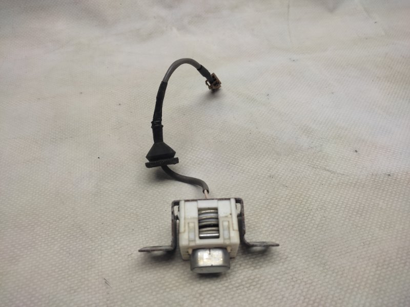 Кнопка открывания багажника наружная G25/G35/G37/Q40 06-14 2011