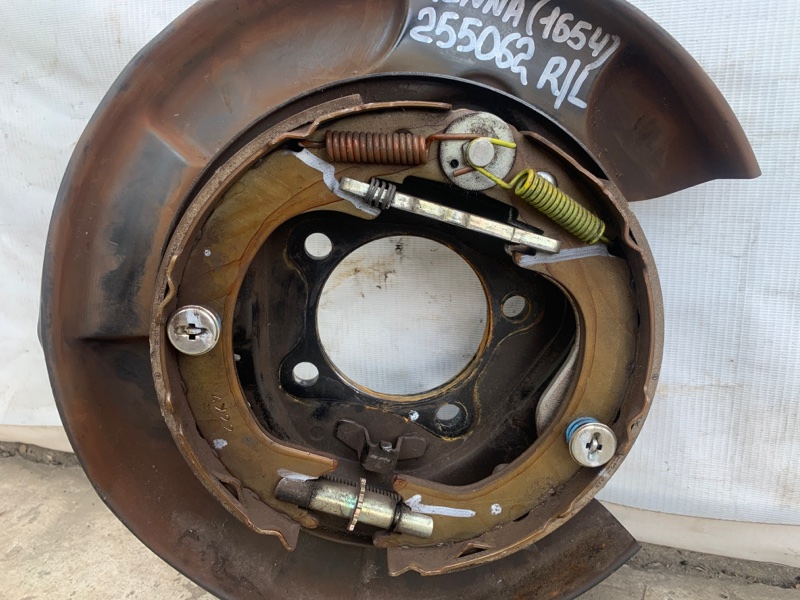 Тормозной механизм левый TOYOTA SIENNA 11-16 Минивэн 3.5L 6 Тормозной механизм левый TOYOTA SIENNA 11-16 Минивэн 3.5L 6