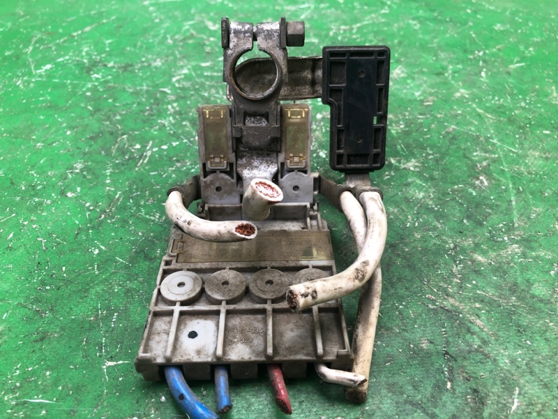 Блок предохранителей моторный отсек MIRAGE 13- 1.2 3A92 Блок предохранителей моторный отсек MIRAGE 13- 1.2 3A92