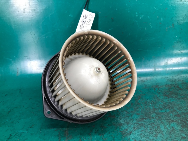 Запчасть моторчик печки MITSUBISHI ASX / OUTLANDER SPORT 10-21 2015 Внедорожник 2.0 4B11 7802A239 Б/У Моторчик печки MITSUBISHI ASX / OUTLANDER SPORT 10-21 2015 Внедорожник 2.0 4B11 7802A239 Б/У