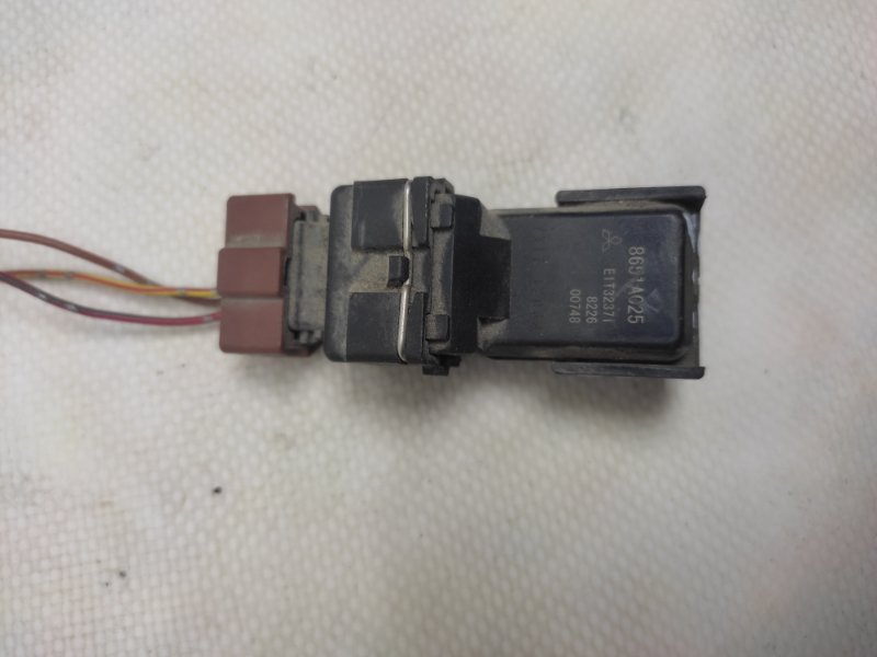 Датчик давления топлива MITSUBISHI GALANT 03-12 8651A025 Б/У