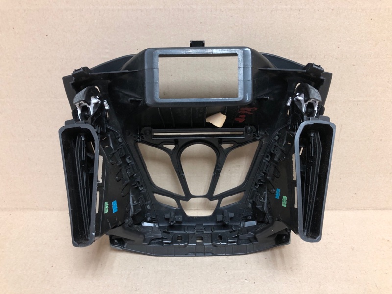 Накладка торпедо под магнитолу FOCUS 10-18 2014 Седан 2.0 XQDA