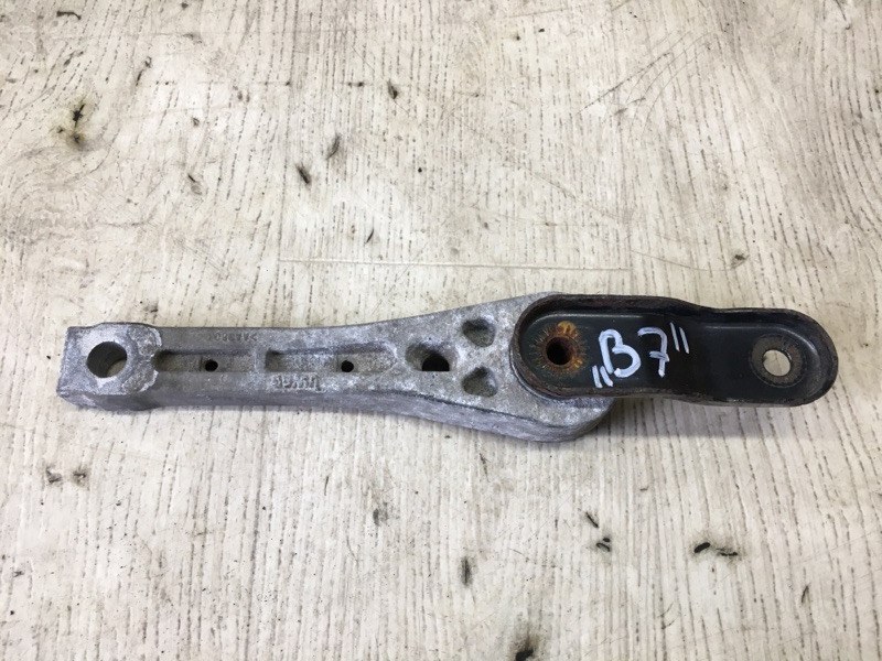 Подушка двигателя нижняя VOLKSWAGEN PASSAT B7 11-15 1K0199855BF Б/У