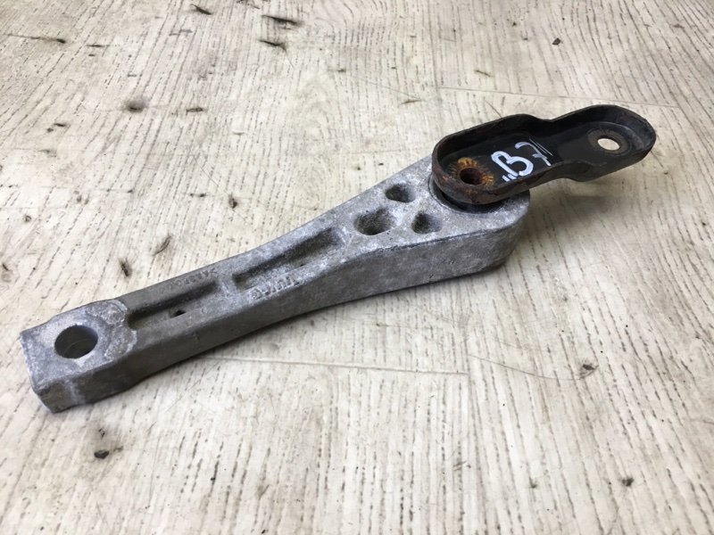 Подушка двигателя нижняя VOLKSWAGEN PASSAT B7 11-15