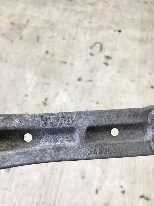 Подушка двигателя нижняя PASSAT B7 11-15