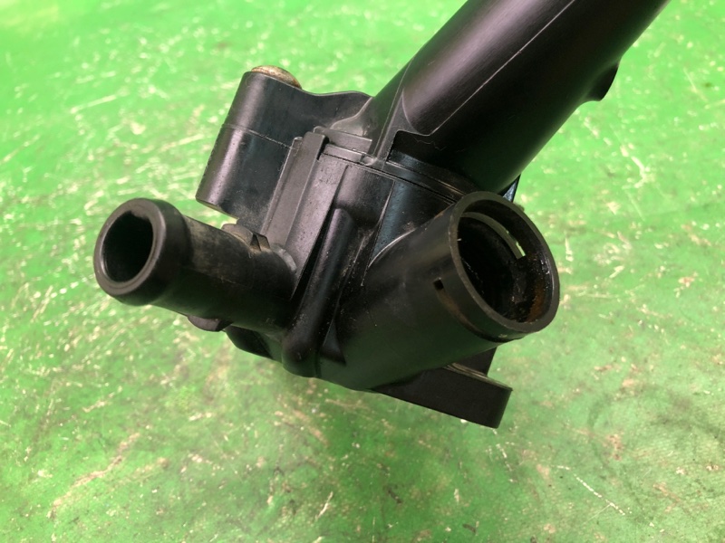 Корпус термостата VOLKSWAGEN PASSAT B7 11-15 2.5 CBUA Корпус термостата VOLKSWAGEN PASSAT B7 11-15 2.5 CBUA