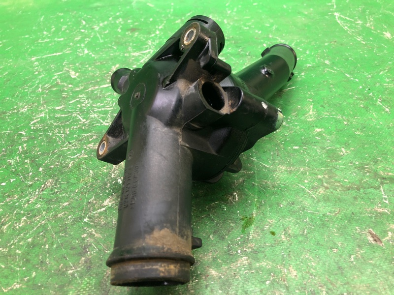 Корпус термостата PASSAT B7 11-15 2012 2.5 CBUA Корпус термостата PASSAT B7 11-15 2012 2.5 CBUA