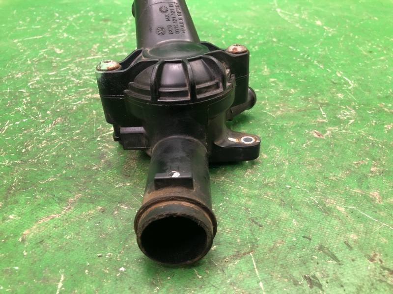 Корпус термостата PASSAT B7 11-15 2012 2.5 CBUA Корпус термостата PASSAT B7 11-15 2012 2.5 CBUA