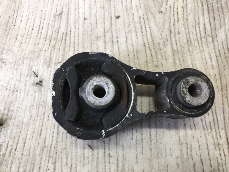 Подушка двигателя нижняя задняя FIESTA 08-17