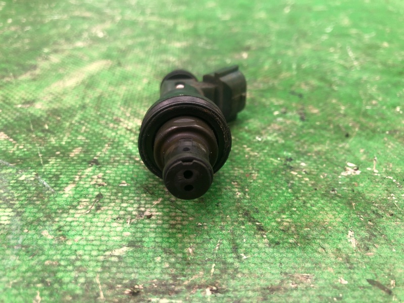 Форсунка топливная ES300 96-01 1998 MCV20 3.0 1MZFE