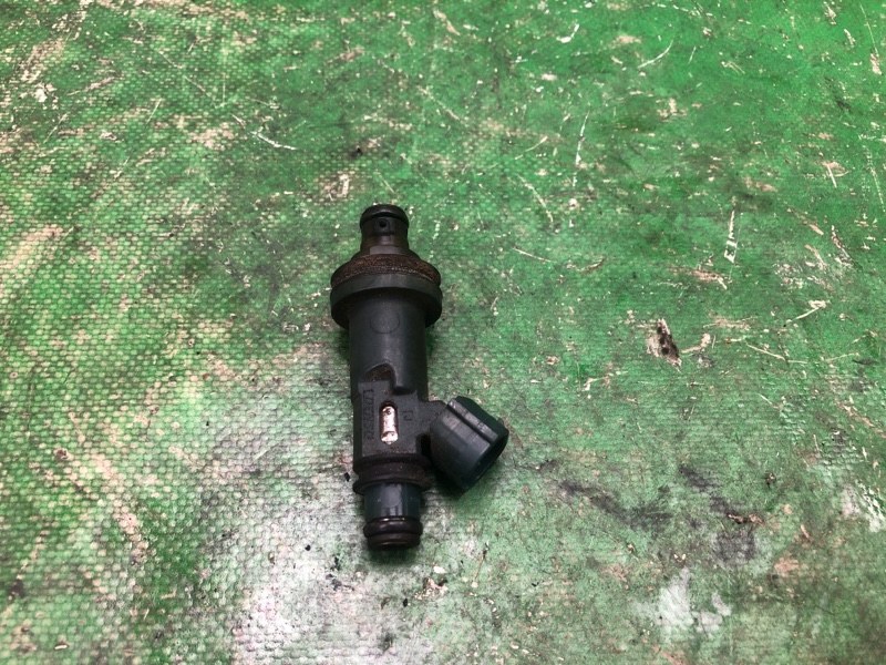 Запчасть форсунка топливная LEXUS ES300 96-01 1998 MCV20 3.0 1MZFE 23209-20020 Б/У Форсунка топливная LEXUS ES300 96-01 1998 MCV20 3.0 1MZFE 23209-20020 Б/У