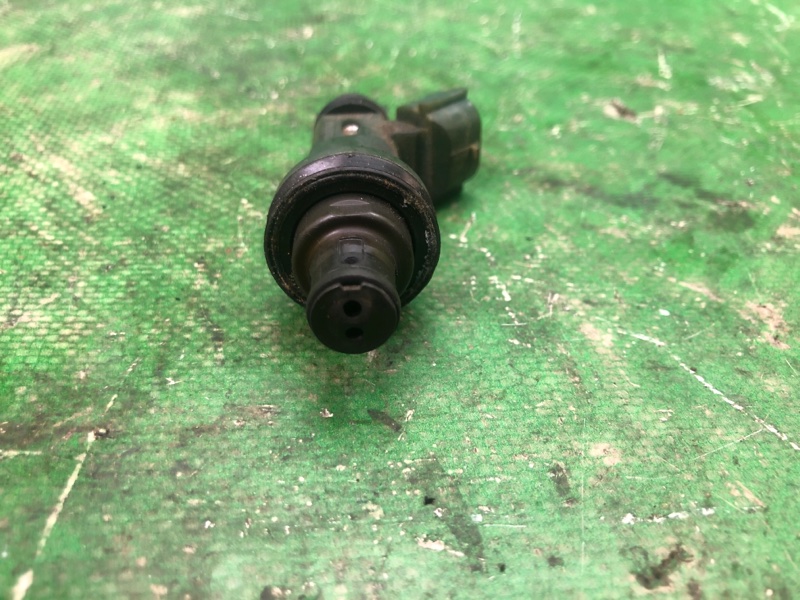 Форсунка топливная ES300 96-01 1998 MCV20 3.0 1MZFE