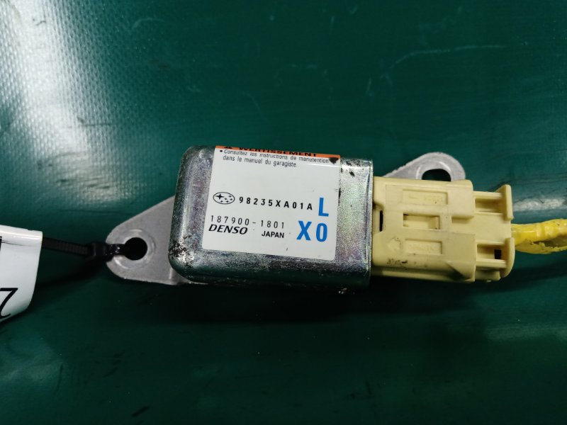 Датчик удара передний левый SUBARU TRIBECA B10 07-13 2008 Внедорожник 3.6 EZ36 98235XA01A Б/У