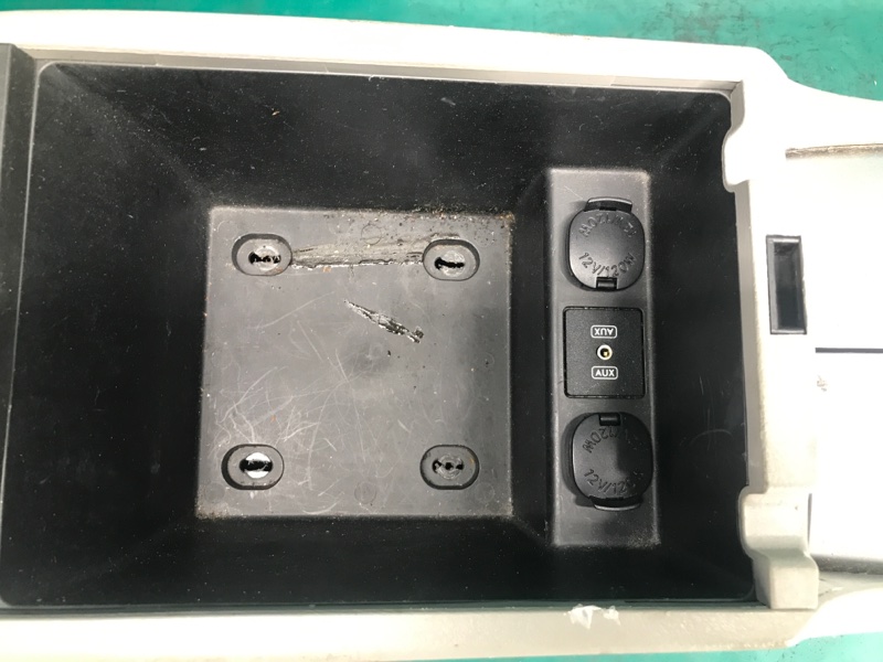 Подлокотник TRIBECA B10 07-13 2008 Внедорожник 3.6 EZ36