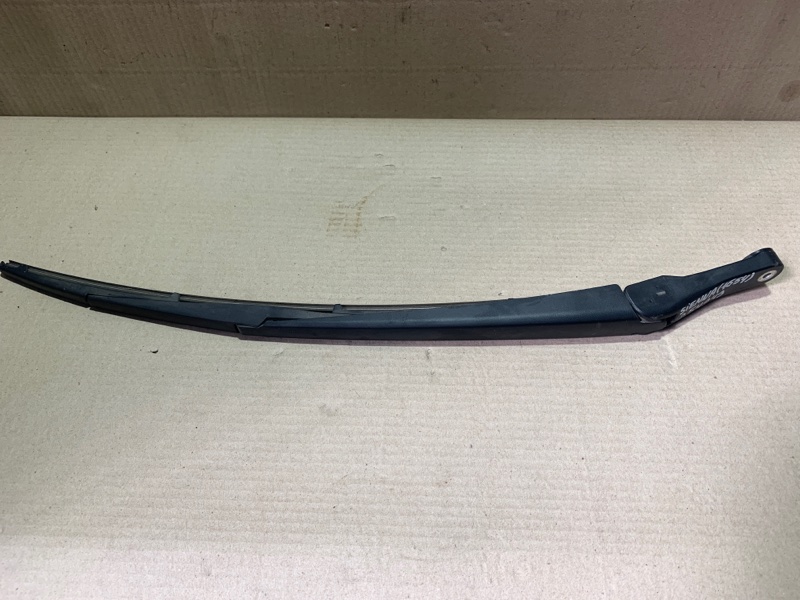 Поводок стеклоочистителя задний TOYOTA SIENNA 11-16 2015 Минивэн 3.5L 6 85241-08020 Б/У