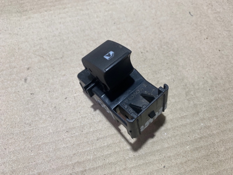 Кнопка стеклоподъемника задняя правая SIENNA 11-16 2015 Минивэн 3.5L 6