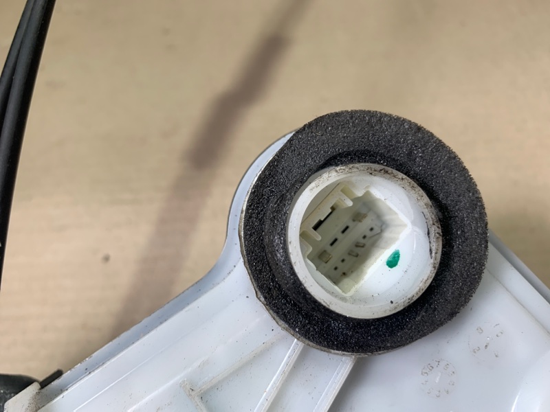 Замок двери передний правый SIENNA 11-16 2015 Минивэн 3.5L 6 Замок двери передний правый SIENNA 11-16 2015 Минивэн 3.5L 6