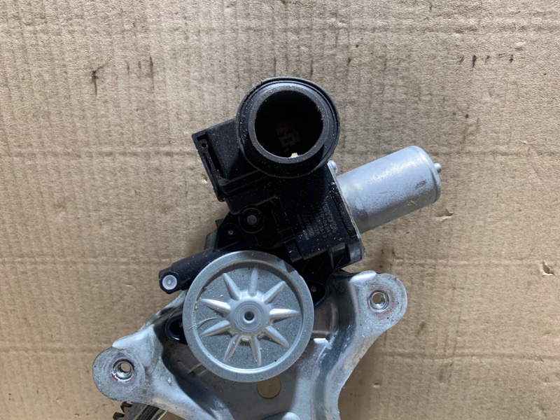 Стеклоподъемник передний правый TOYOTA SIENNA 11-16 Минивэн 3.5L 6 Стеклоподъемник передний правый TOYOTA SIENNA 11-16 Минивэн 3.5L 6