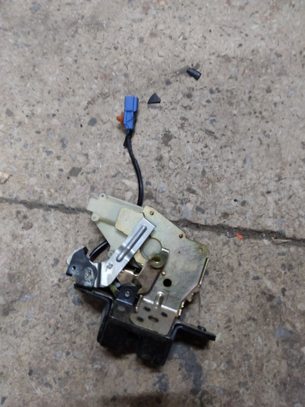 Замок крышки багажника MDX (YD1) 00-06 2003 Внедорожник 3.5 J35A5