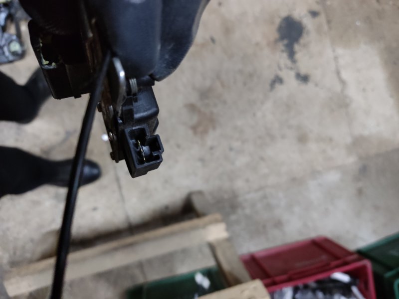 Замок крышки багажника INFINITI M35/M45 04-10 Седан 3.5 VQ35DE