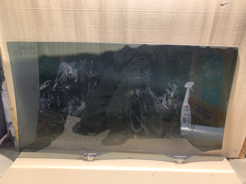 Стекло двери заднее правое SIENNA 11-16 2015 Минивэн 3.5L 6